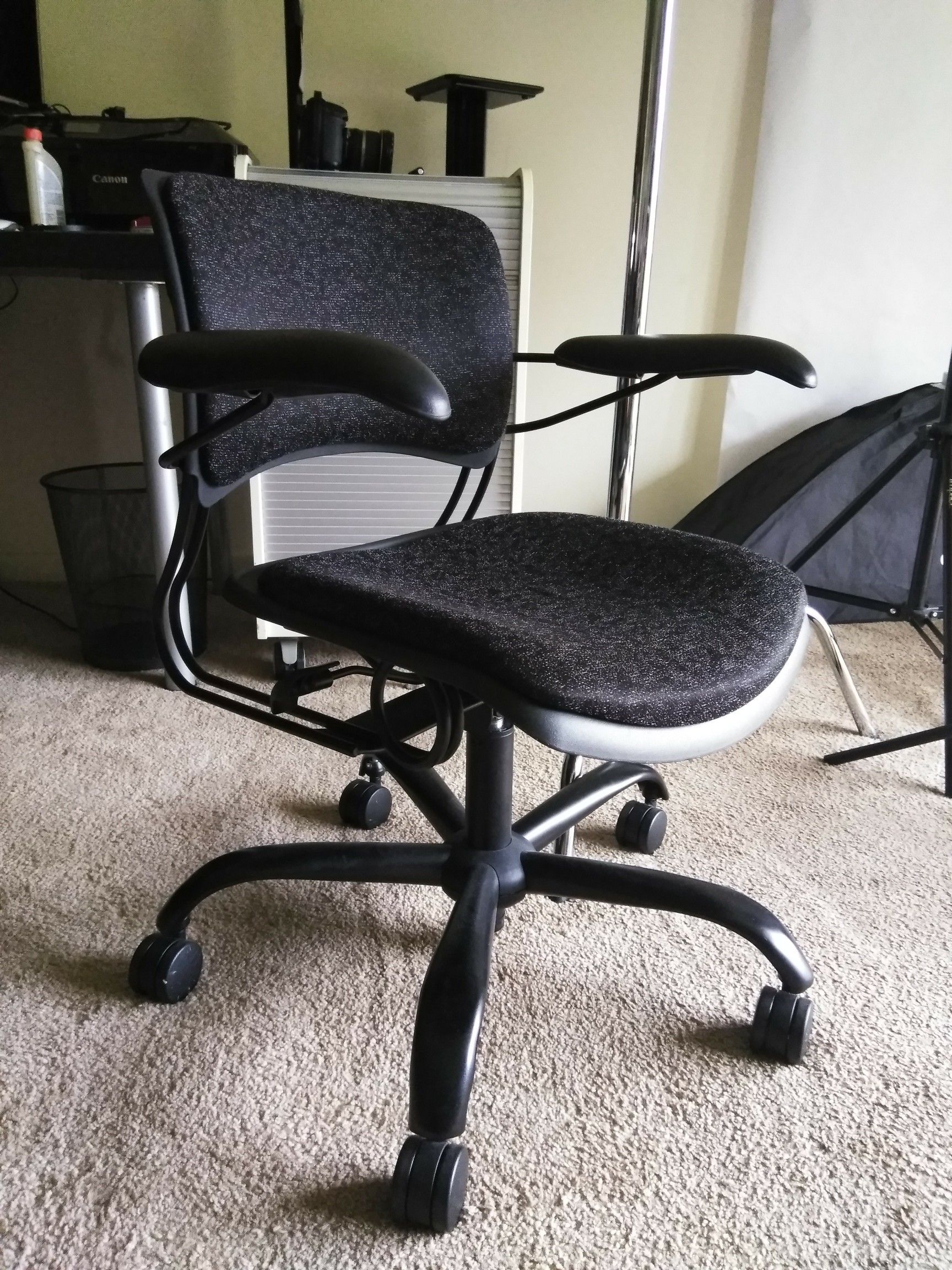 Flexy office chair