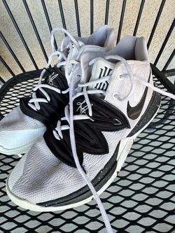 Nike Kyrie 5’s (size 8)