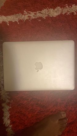 Apple MacBook Laptop
