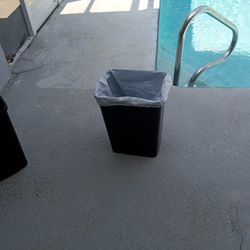 Kitchen Garbage Can But Can Use In Bathroom Or Garage 10-13 Gallon Bags 