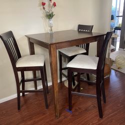 High Top Pub Table With Chairs