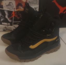 Authenticity Guarantee
Vans Ultrarange Exo Hi GORE-TEX MTE-3 Boots  Men's Size 8