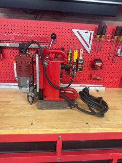 Milwaukee Magnetic Drill Press