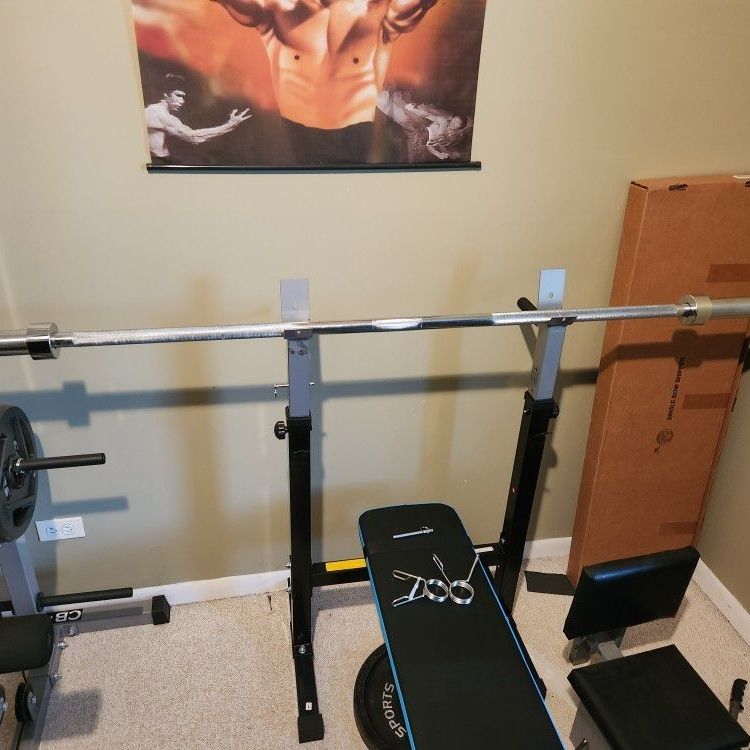 Weight Bench With Barbell And Steel Weights (4X45lbs)