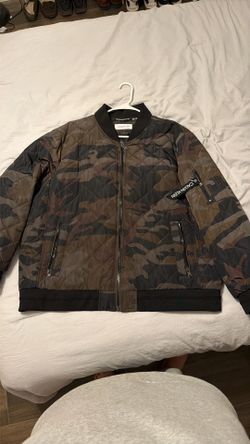 Calvin Klein Men’s Puffer Jacket