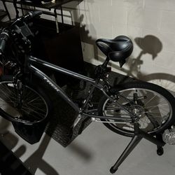  TREK Mountain Bike- With Indoor Trainer Stand 