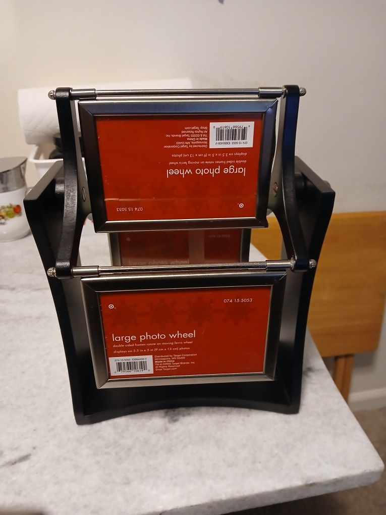 Rotating Picture Frame