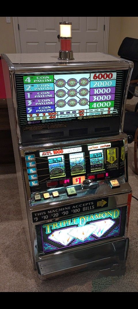 Triple Diamond Slot Machine