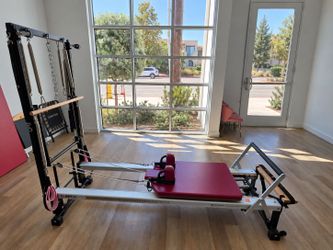Merrithew V2Max Plus Pilates Reformer
