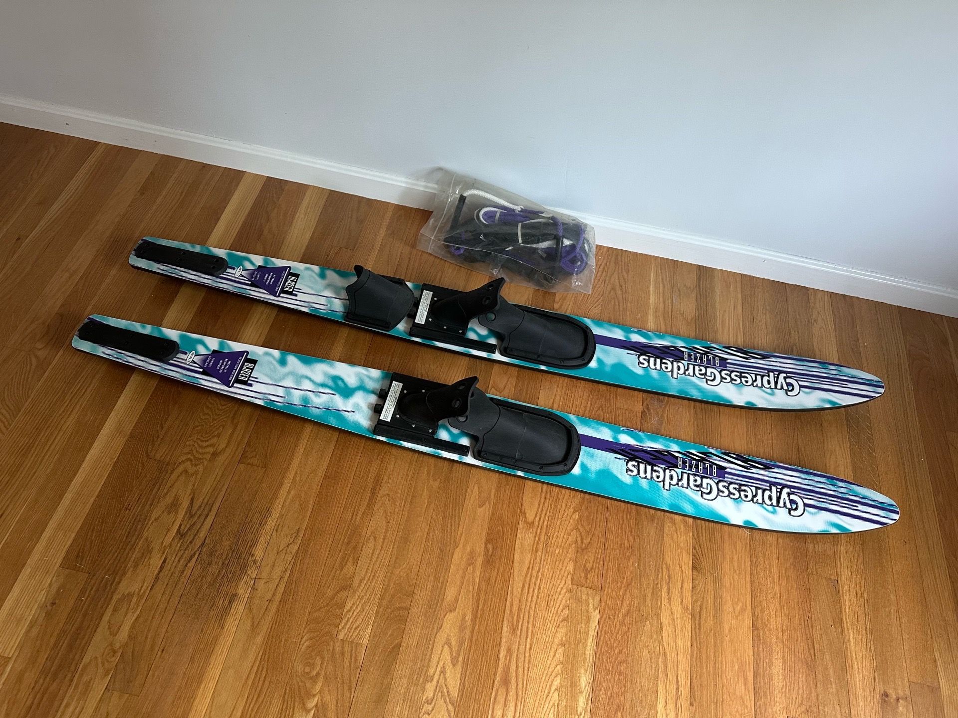 Cypress Gardens Blazer Waterskis (new)