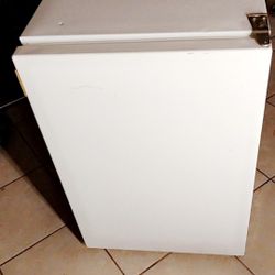 Small Fridge 