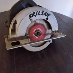 Very Nice Works Excellent Heavy Duty Skill Saw