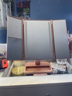 tri fold mirror