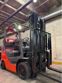 TOYOTA M8 forklift for sale, 5500 lb, 3 stage, side shift, fork positioner