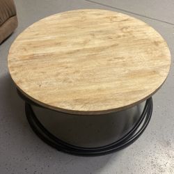 Coffee Table With 2 End Tables