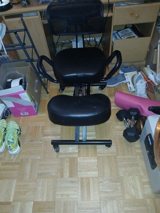 Ergonomic Kneeling Office Chair With Knee and Back Support 