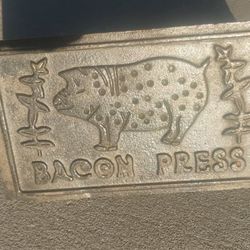 Piggy Bacon Press Cast Iron Great Condition Natural Wood Handle 7 1/4” Long 4” Wide