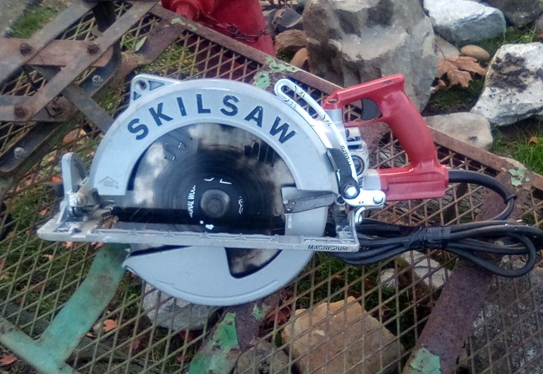 Skilsaw 10 1/4" Circular Saw Worm Drive