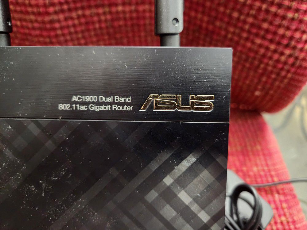 ASUS AC1900 WiFi Router 