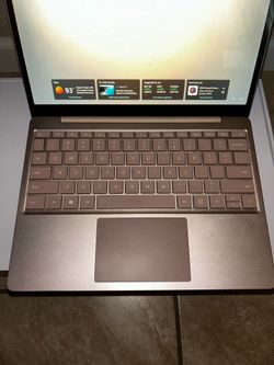 Microsoft Surface Laptop Go (Sandstone color)