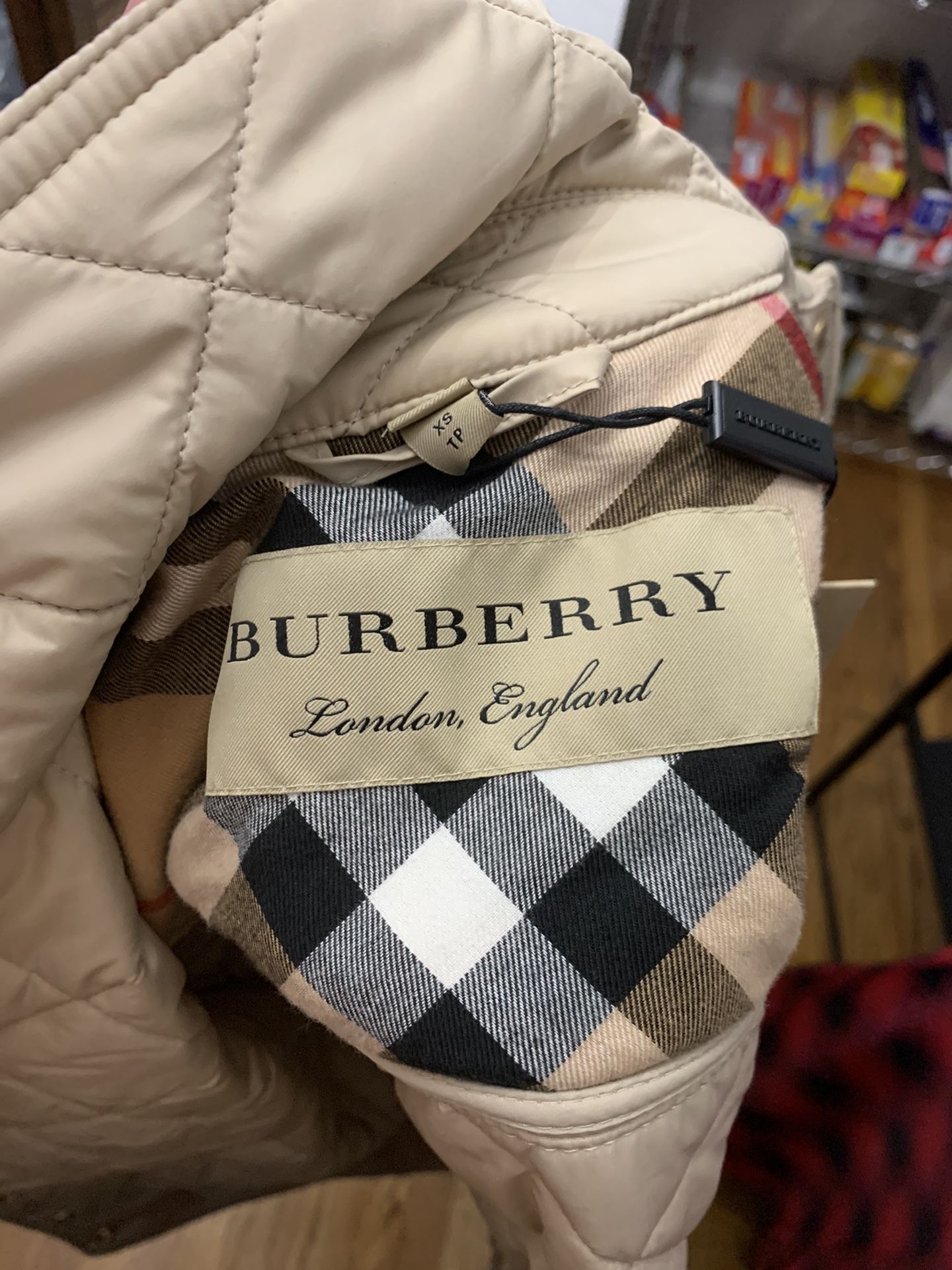 BRAND NEW WOMENS SIZE XS BURBERRY JACKET! 100% AUTHENTIC!