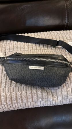 Micheal Kors Fanny bag