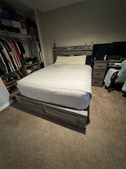 Bed frame (queen size)