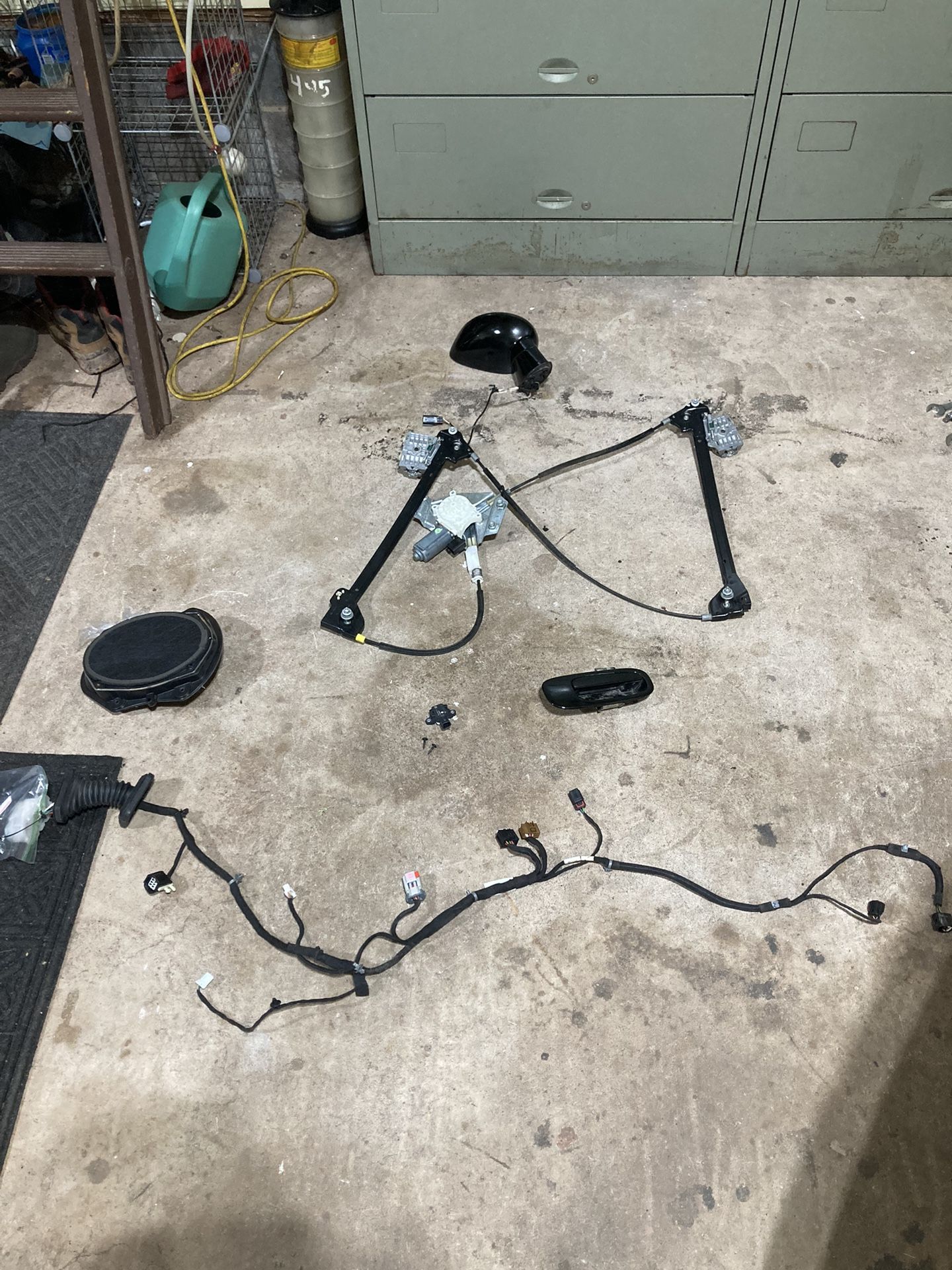 2009 Dodge Challenger Passenger Door Parts