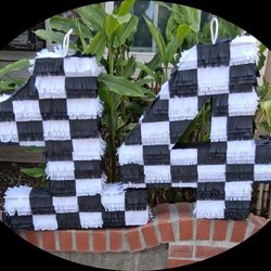 Glo's Custom-made Piñatas