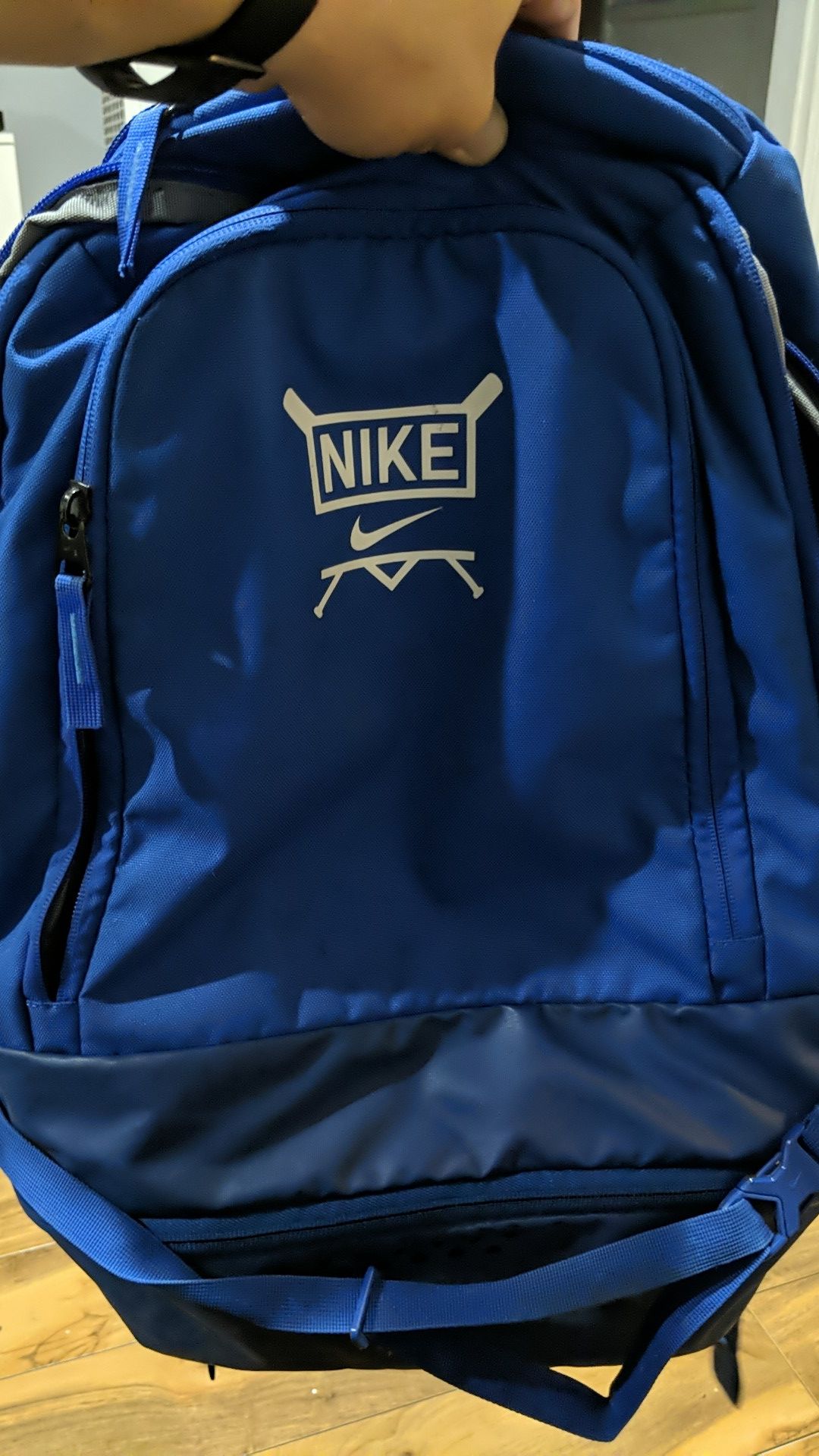 Nike baseball backpack used 15$ no holes