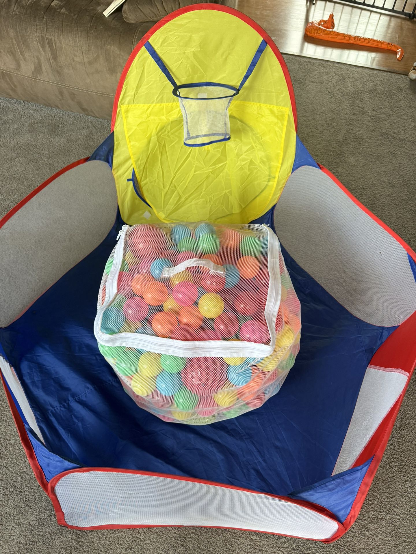Ball Pit With Tunnel And Balls