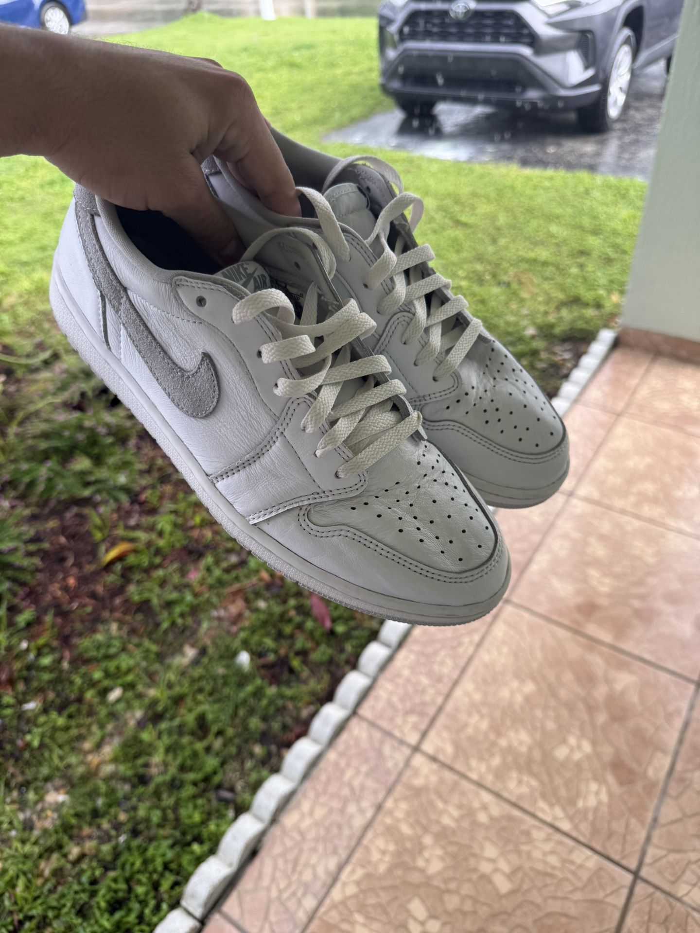 Jordan 1 low Neutral Grey