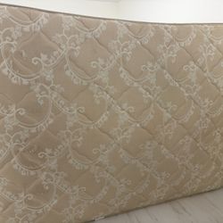 Great Condition : For Sale: Queen Mattress Set – $85