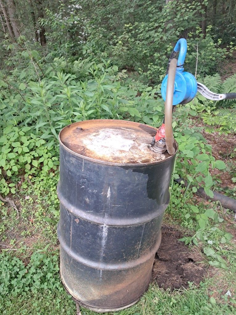 55 Gal Drum with Crank Despenser. 