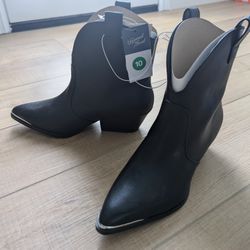 NEW Black Cowgirl Ankle Boots Size 10