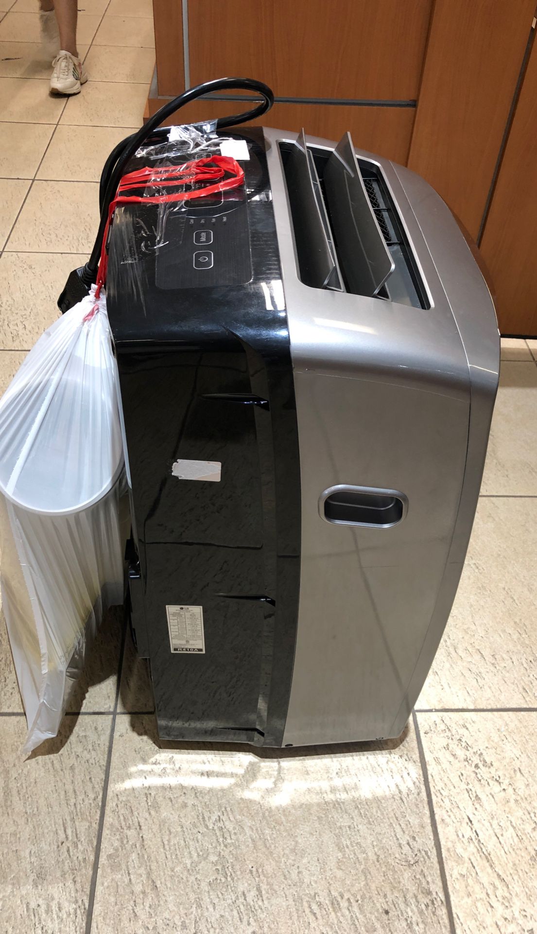 LG R410A Portable Air Conditioner for Sale in Hollywood, FL OfferUp