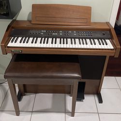 Discovery By Estey Piano In Good Condition $160