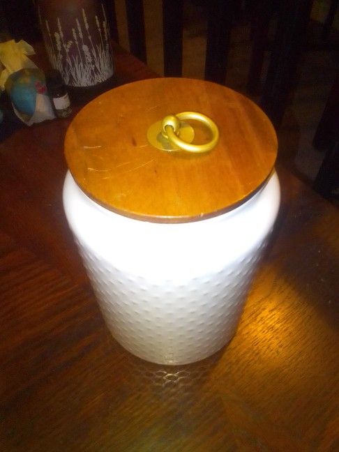 Better Homes And Gardens Hobnob White Canister