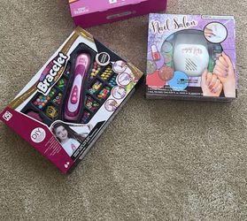 Nail salon & Hair accessories ( New)