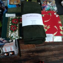 Set Of 12 Napkins, 6 Napkins And 6 Napkins