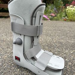 Breg Left Walking Boot Large 