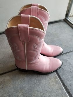 PINK BOOTS SIZE 13 IN SMALL GIRL