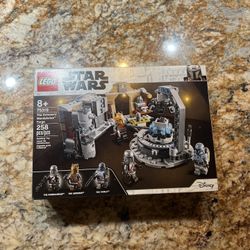 LEGO The Armorer’s Mandalorian Forge (75319)