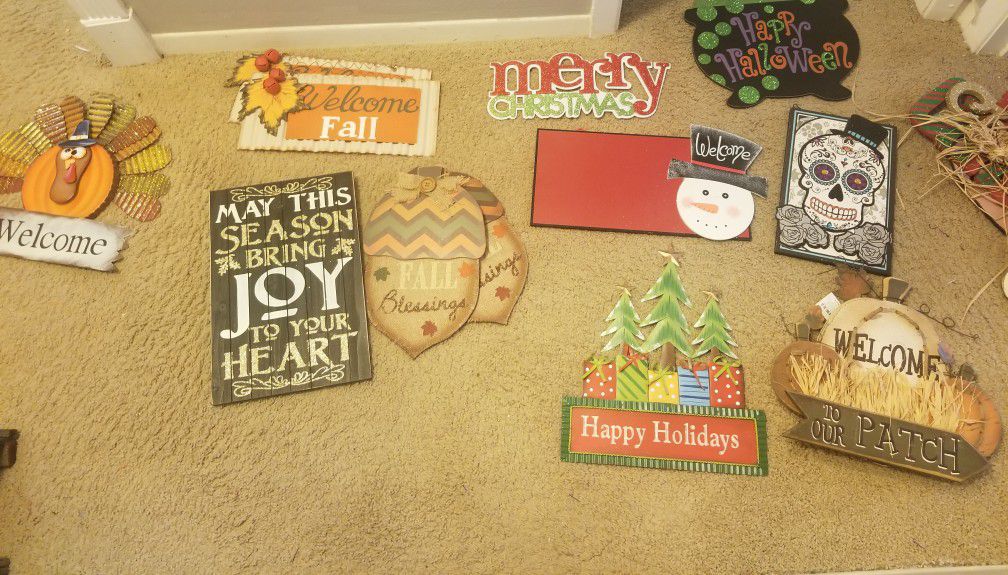 Holiday Signs Lot - Wreath Maker's STEAL Valued At $175+