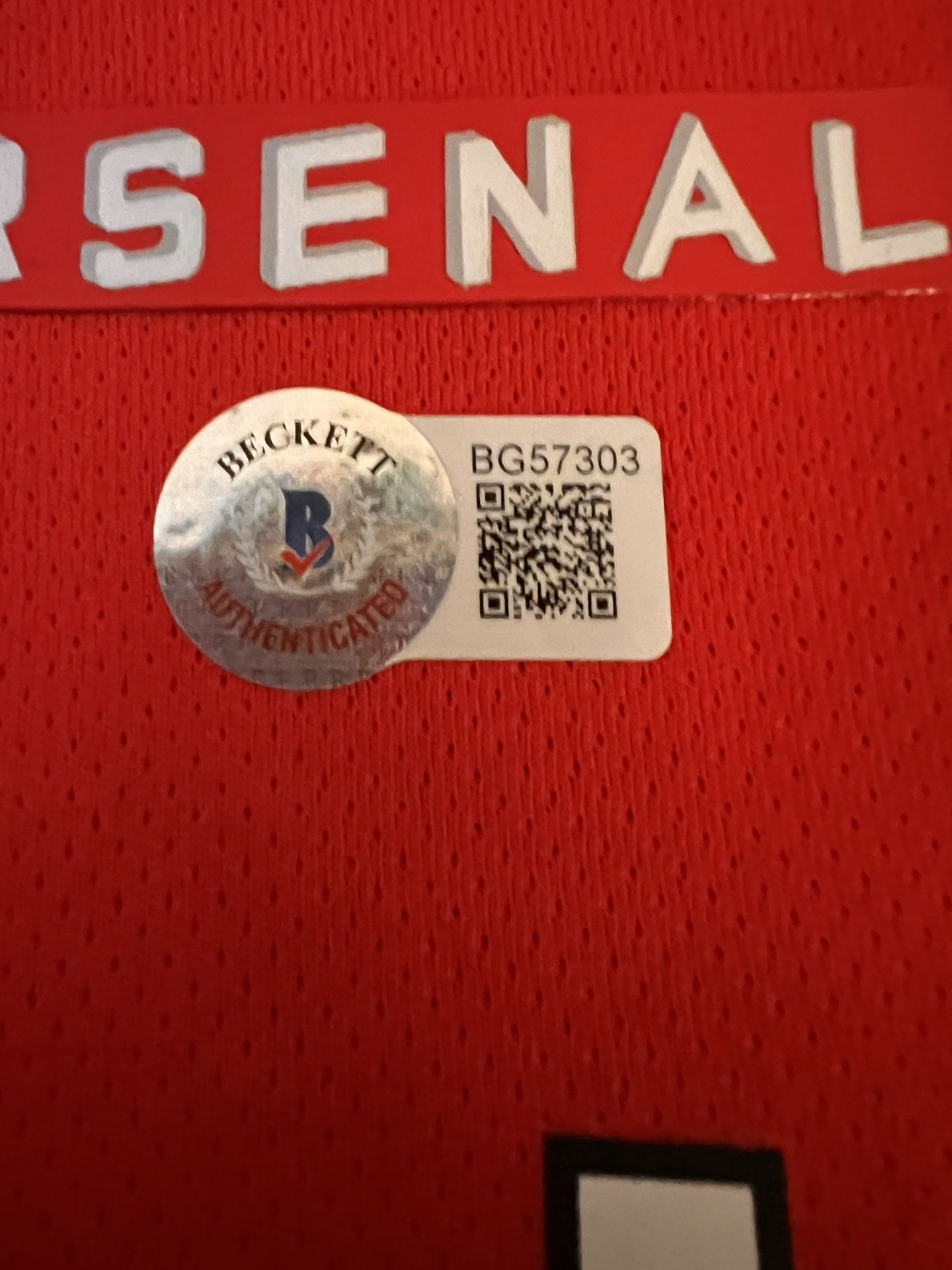 Bukayo Saka Signed On Jersey Arsenal 2022-2023 Home Jersey (Beckett)