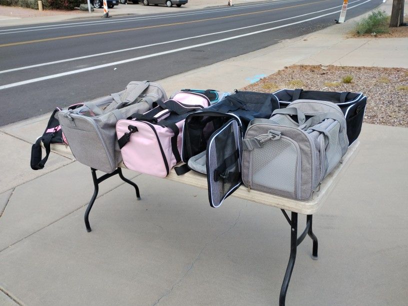Assorted Small Dog And Cat Carriers