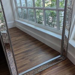 Glam Mirror 26x34-see Pics For Minor Chips