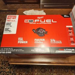Milwaukee M18 Fuel 2732-21HD Kit. Battery Charger And Bag Included.270$ 