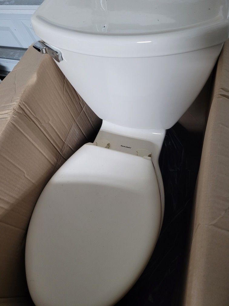 American Standard Toilet GPF 1.6