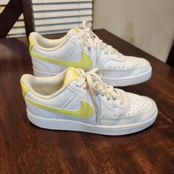 Nike Womens Court Vision Low Yellow - Size 9.5
